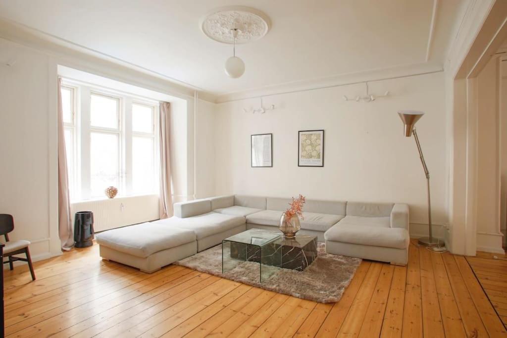 Large & Bright 3Br Apartment W Whirlpool Near Metro Kopenhagen Buitenkant foto