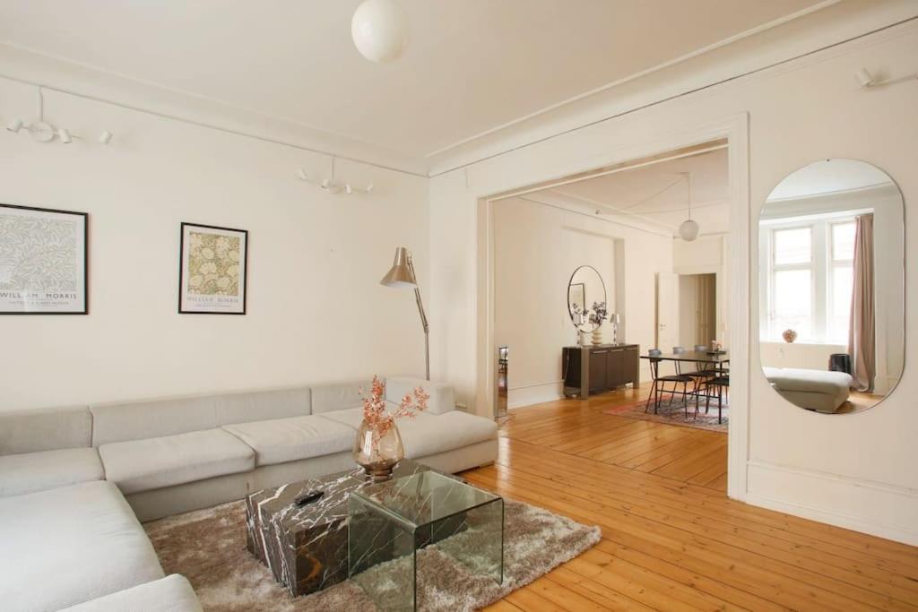 Large & Bright 3Br Apartment W Whirlpool Near Metro Kopenhagen Buitenkant foto