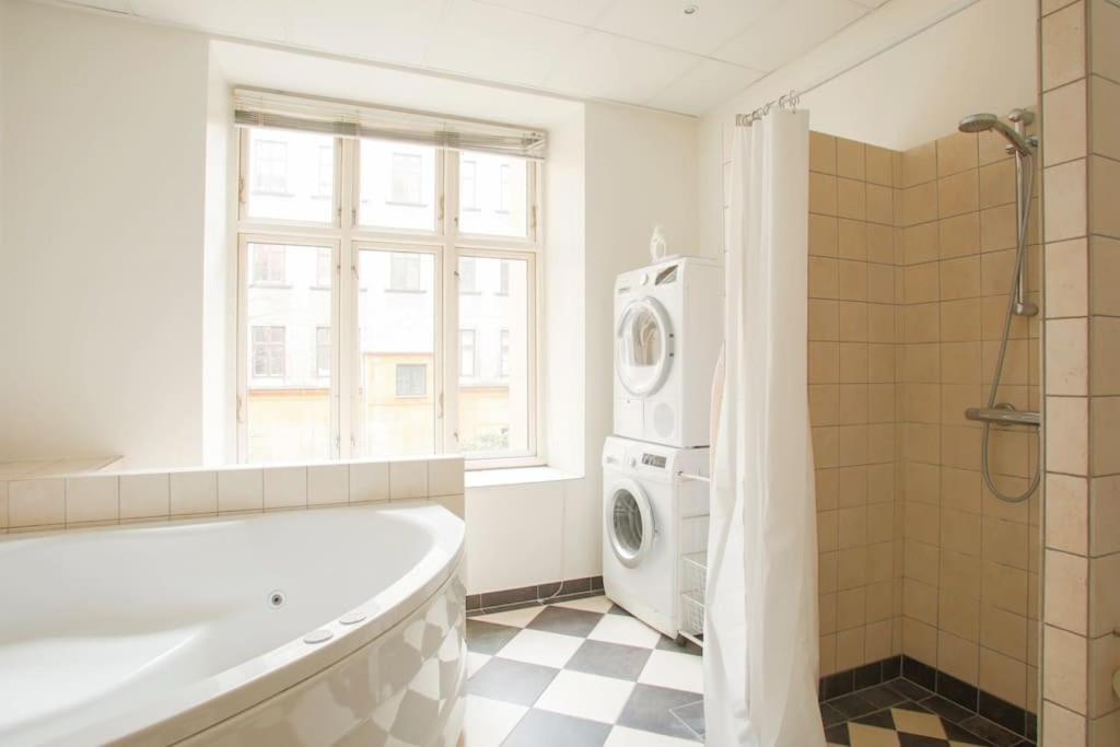Large & Bright 3Br Apartment W Whirlpool Near Metro Kopenhagen Buitenkant foto
