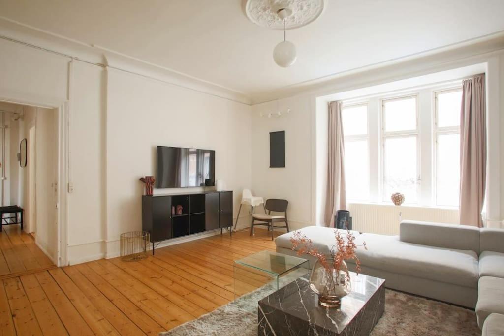 Large & Bright 3Br Apartment W Whirlpool Near Metro Kopenhagen Buitenkant foto